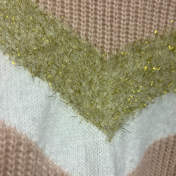 Nine West- Pink sweater w/ Gold accent, Size:‎ Medium, Pre-Owned - Picture 3 of 5